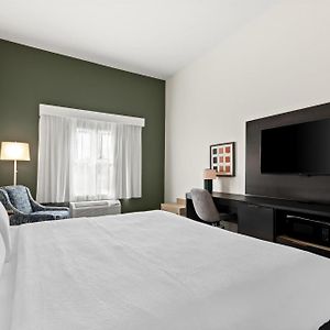Zimmer mit Kingsize-Bett